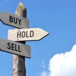 After a disastrous earnings report, employ a rational approach to make your buy, hold or sell decision.